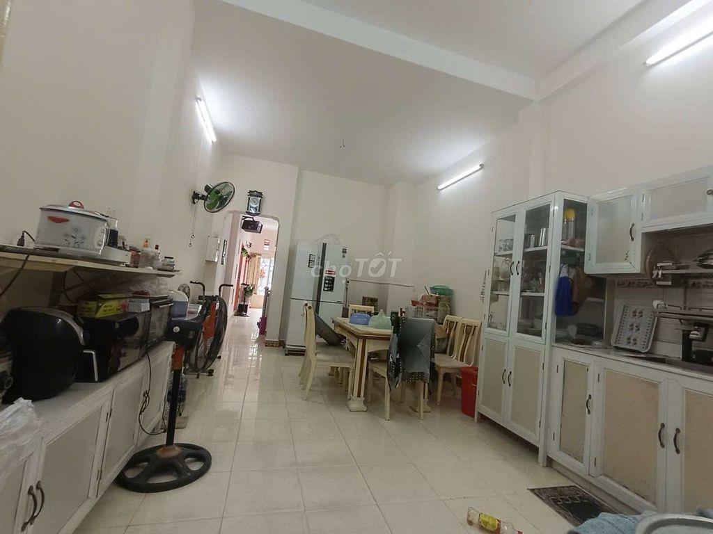 Nhà 80 m2, KDC Bình Hưng, 4 tầng, MT 4 x 20 m, chỉ 10 tỷ.