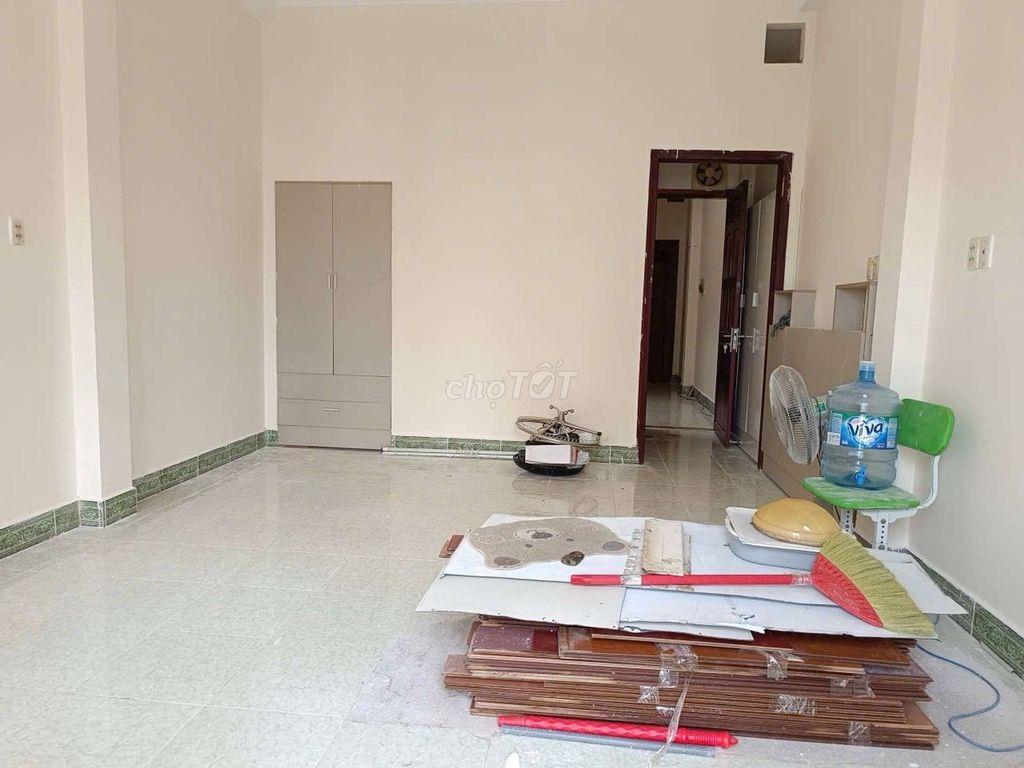 Nhà 80 m2, KDC Bình Hưng, 4 tầng, MT 4 x 20 m, chỉ 10 tỷ.