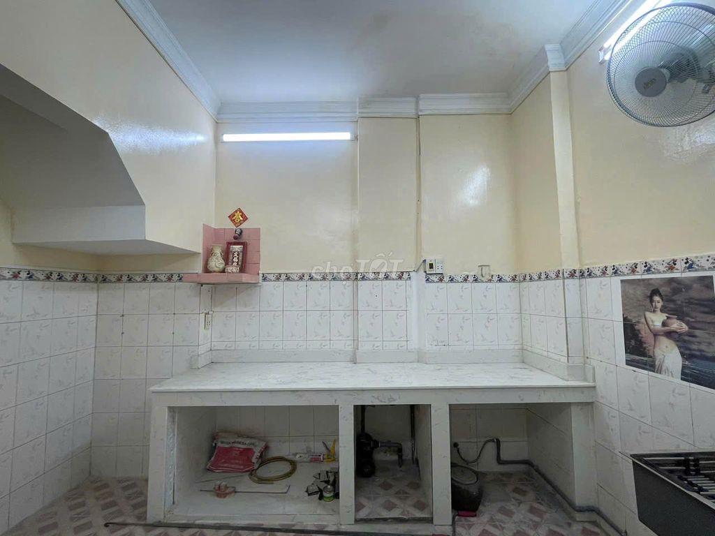 Cho thuê mặt bằng đẹp giáp ranh Quận 5 gần Bưu điện Chợ Lớn