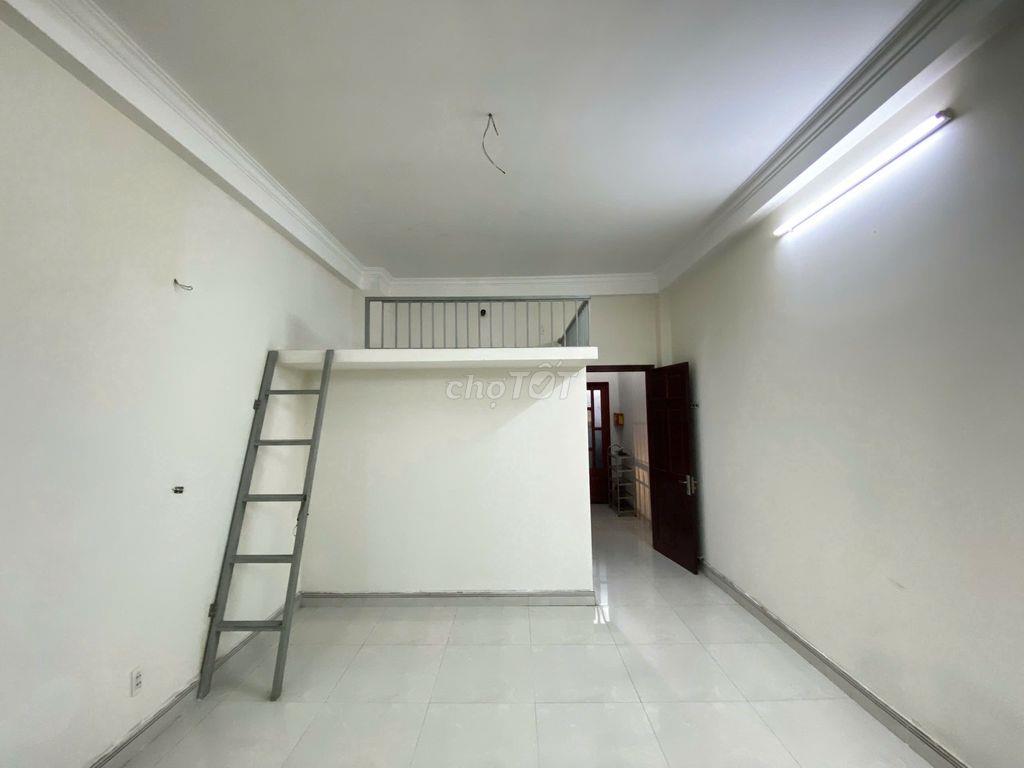 Phòng Trọ 50m2 BAN CÔNG GÁC XÉP gần Cộng Hòa, P Tân Bình