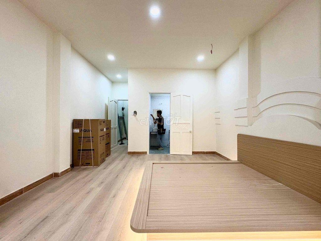CĂN HỘ BAN CÔNG - VINCOM CỘNG HOÀ - GẦN NGUYỄN THÁI BÌNH - NHÀ FULL NT