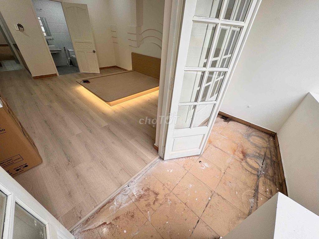 CĂN HỘ BAN CÔNG - VINCOM CỘNG HOÀ - GẦN NGUYỄN THÁI BÌNH - NHÀ FULL NT