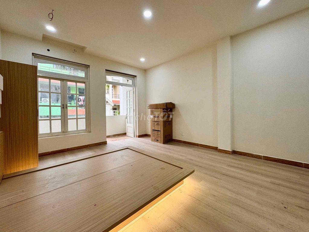 CĂN HỘ BAN CÔNG - VINCOM CỘNG HOÀ - GẦN NGUYỄN THÁI BÌNH - NHÀ FULL NT