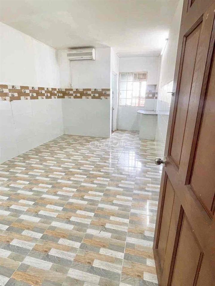PHÒNG TRỌ GIÁ RẺ CÁCH ĐH CÔNG THƯƠNG 5P, DTICH 20m2, Giá chỉ từ 2TR5