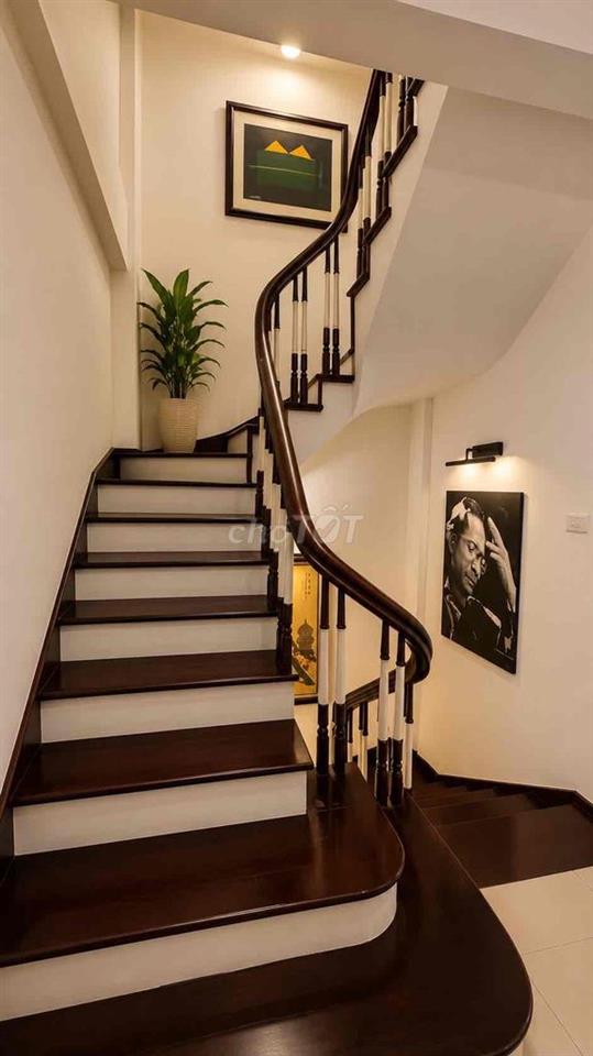 Giật Mình Sâu Sắc Khi Đến Ngôi Nhà Này - 1 bước  chạm Hồ Tây và Lotte