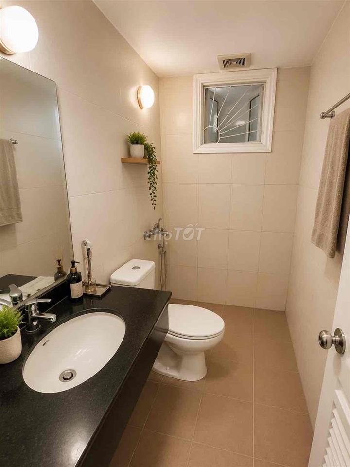 Giật Mình Sâu Sắc Khi Đến Ngôi Nhà Này - 1 bước  chạm Hồ Tây và Lotte