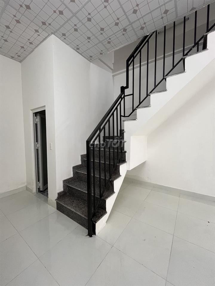 Bán nhà phố kèm 3 phòng trọ - SH riêng