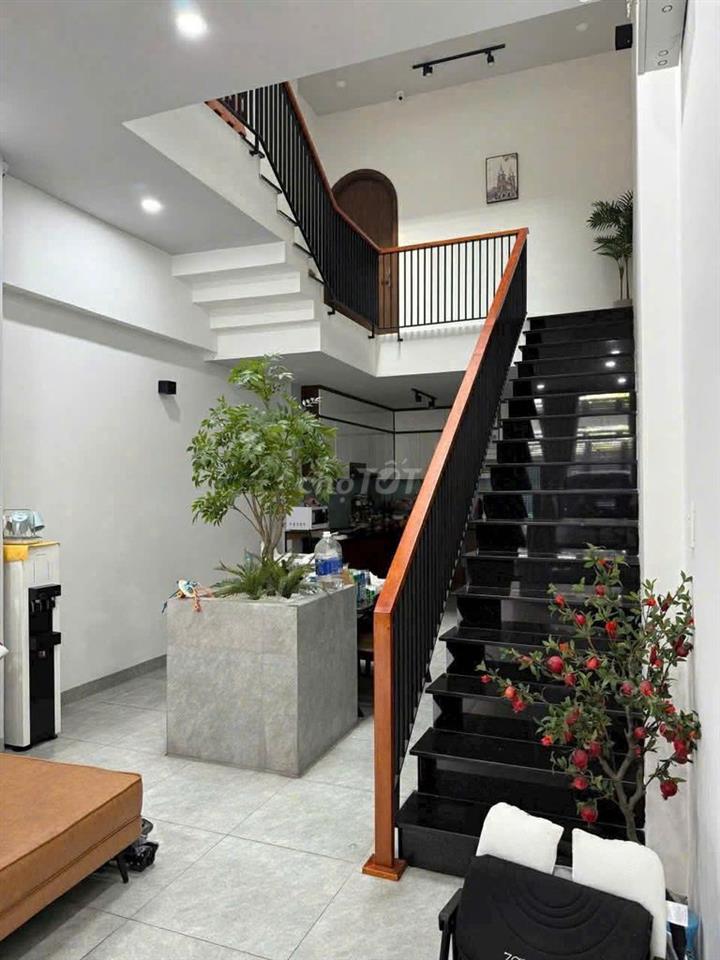 NHÀ MẶT TIỀN ĐƯỜNG KINH DOANH 3 TẦNG, ĐÃ HOÀN CÔNG, FULL NỘI THẤT.