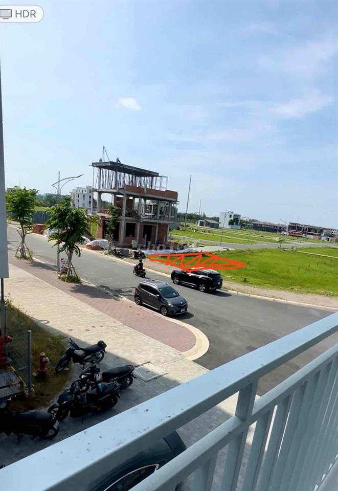 Thuê đất góc đường N3 đối diện khu chung cư