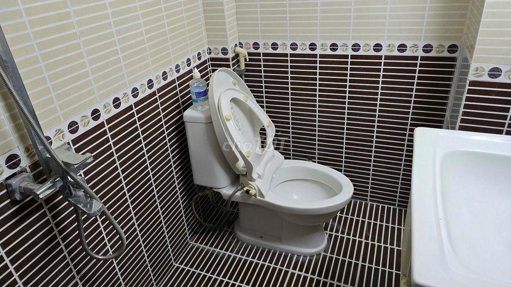 Cho thuê nhà 6 tầng vừa kinh doanh vừa cho thuê phòng ở trên được
