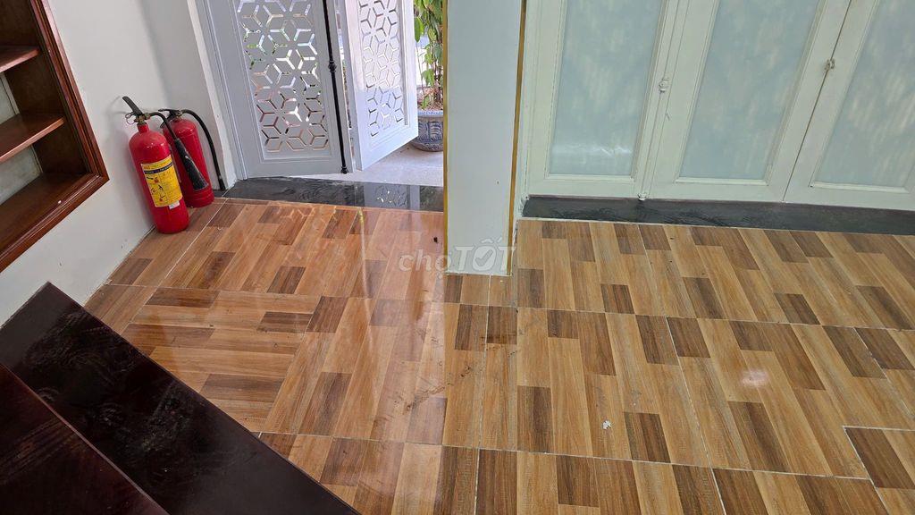 Cho thuê nhà 6 tầng vừa kinh doanh vừa cho thuê phòng ở trên được