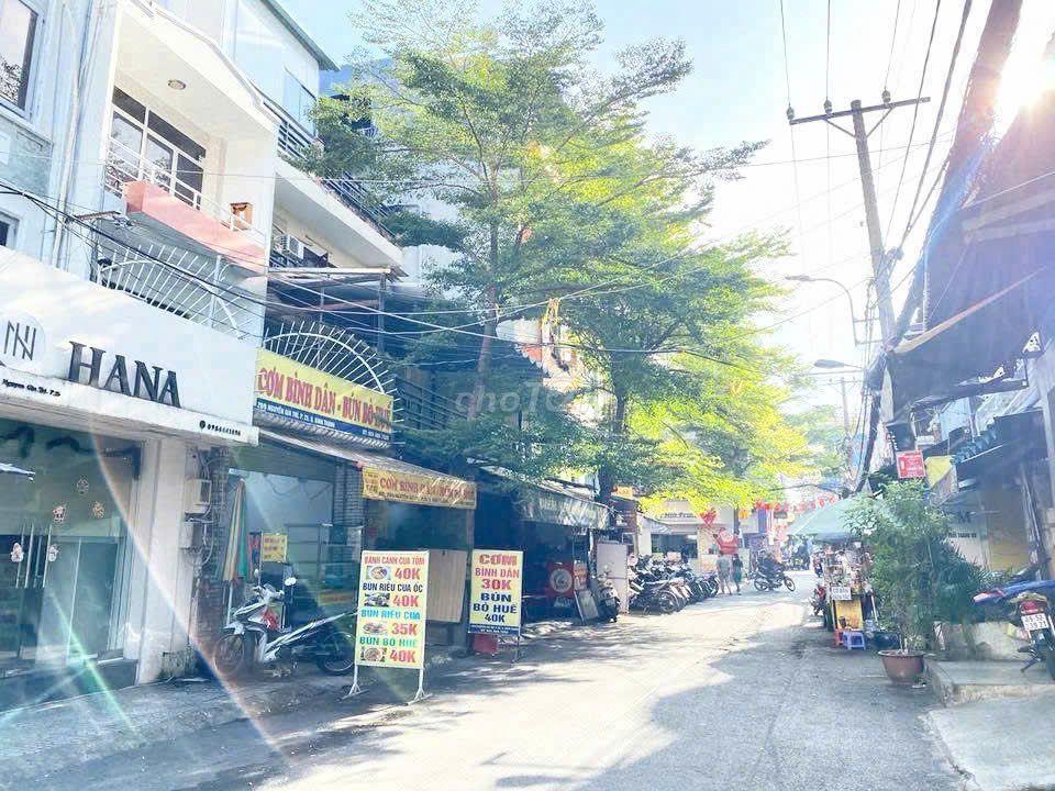 𝐇𝐞̉𝐦 𝐕𝐈𝐏 𝐍𝐆𝐔𝐘Ễ𝐍 𝐆𝐈𝐀 𝐓𝐑Í (𝐃𝟐), 𝐏.𝟐𝟓, 𝐁ì𝐧𝐡 𝐓𝐡𝐚̣𝐧𝐡 - 𝐍𝐠𝐚𝐲 Đ𝐚̣𝐢 𝐇𝐨̣𝐜 𝐇𝐔𝐓𝐄𝐂𝐇