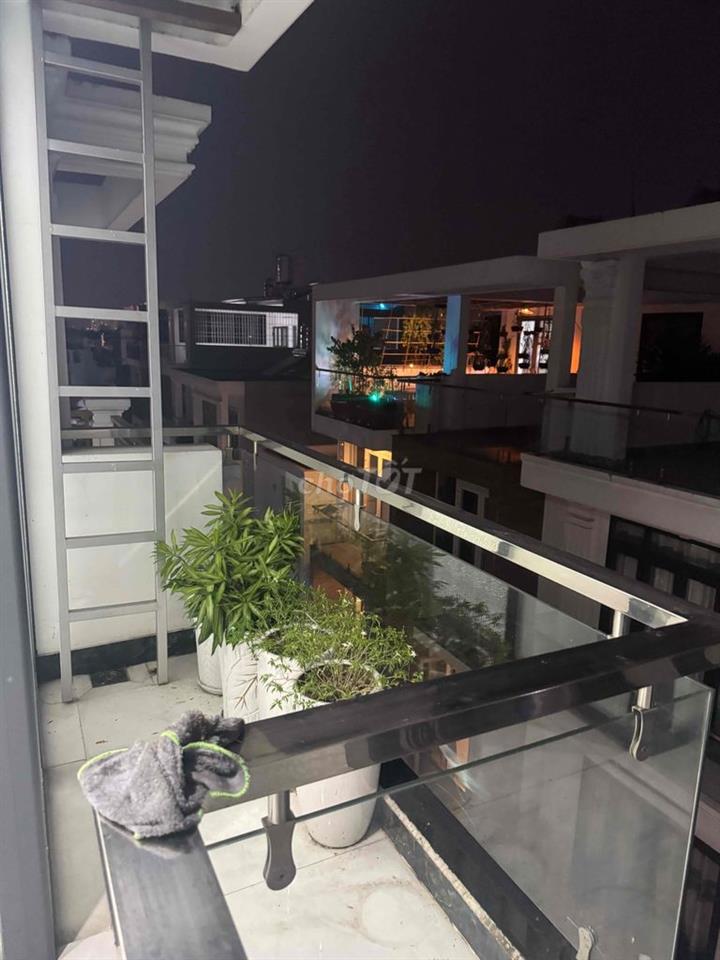 bán nhà mặt tiền nội bộ khu dân cư cao cấp  có thang máy ngay đầm sen
