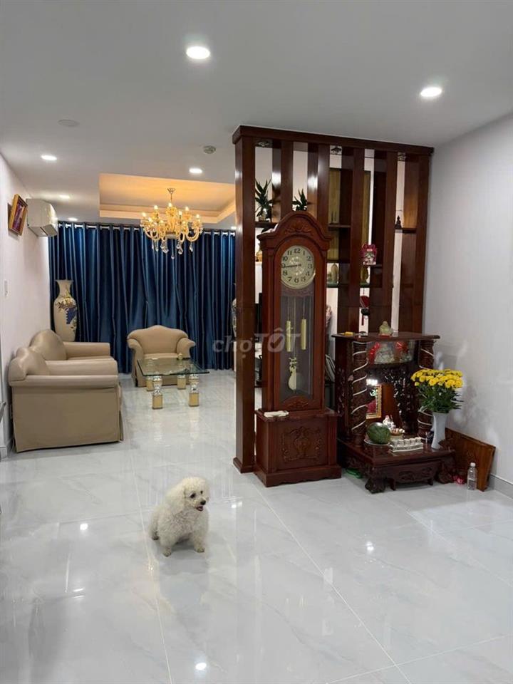 Chính chủ gửi bán căn hộ giai việt 150m2 có nội thất giá 6 tỷ 250tr