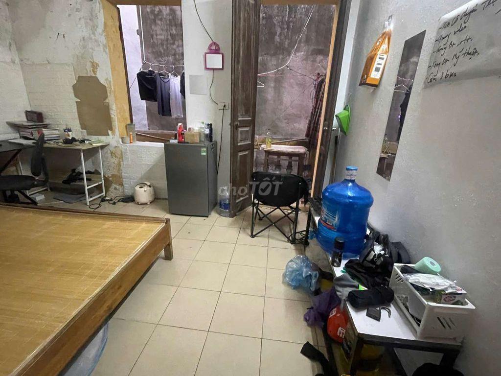 Phòng T3 nhà Nhà 8 ngách 24 ngõ 162 Đội Cấn, Ba Đình, Hà Nội
