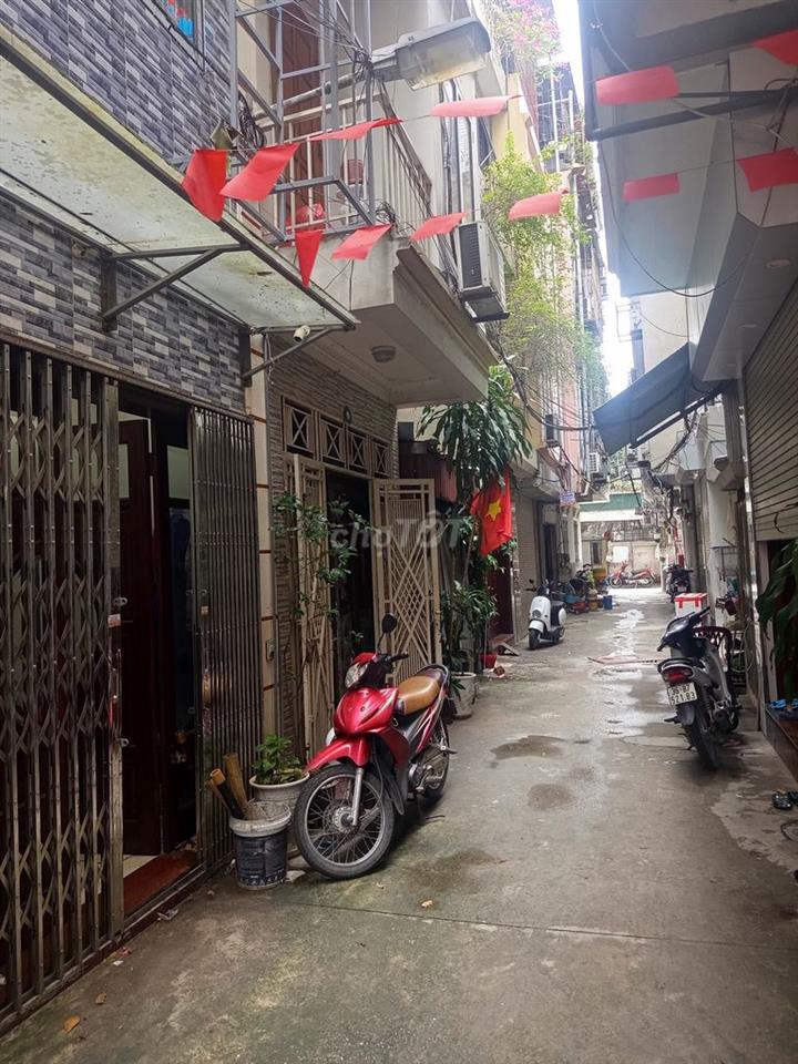 Cho thuê nhà nguyên căn ở ngõ 896, phố Nguyễn Khoái, HN 