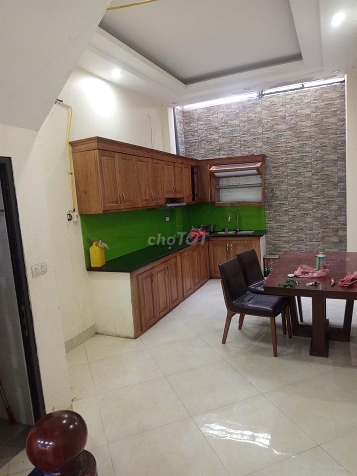 Cho thuê nhà nguyên căn ở ngõ 896, phố Nguyễn Khoái, HN 
