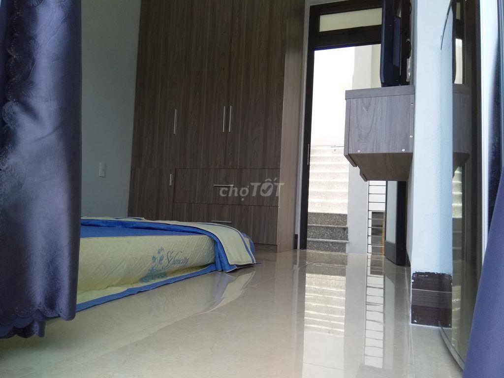 Căn hộ bình dân, ban công rộng, thoáng, sát biển Mân Thái