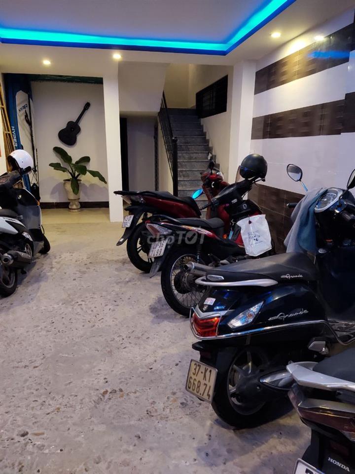 Căn hộ bình dân, ban công rộng, thoáng, sát biển Mân Thái