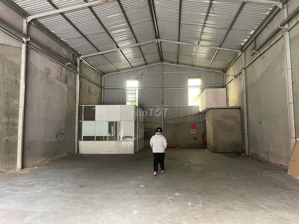 Cho thuê kho 200m2, giá 20tr/KCN Sống thần