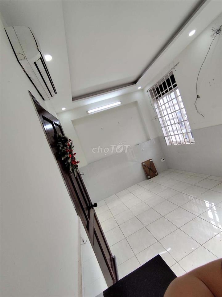 Còn 1 phòng ban công đường phạm văn chiêu, khu an ninh, không ngập