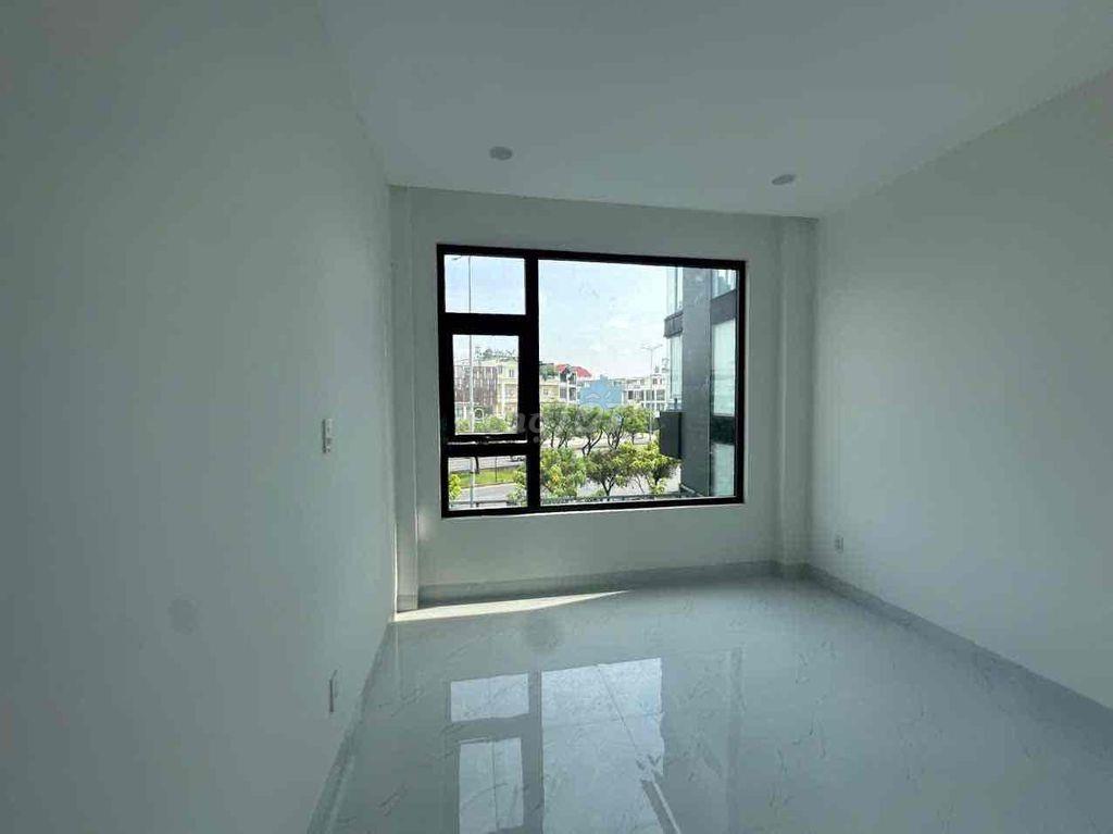nhà mới xây 100% 2 mặt tiền trước sau đậu được 2 xe oto trong nhà