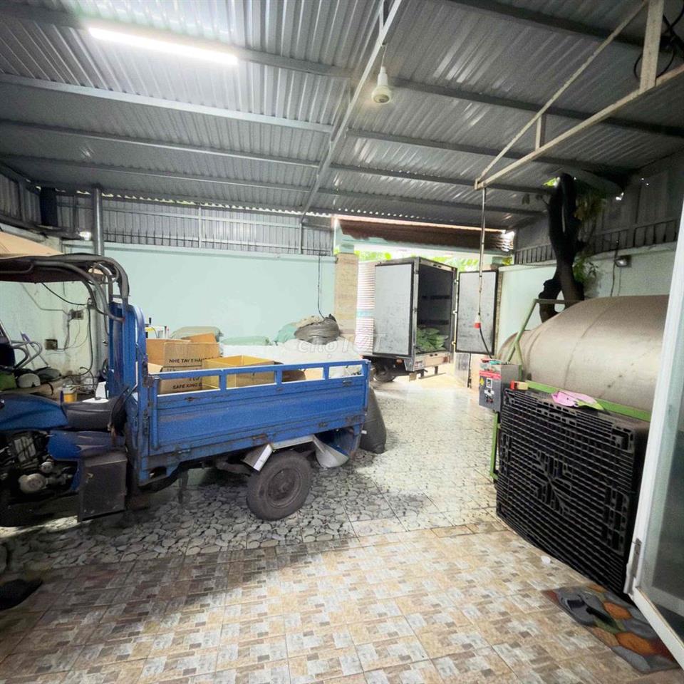 nhà nở hậu
