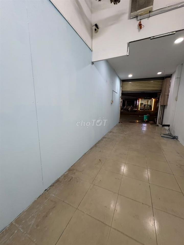 Cho thuê mặt tiền kinh doanh tại 160 Lũy Bán Bích
