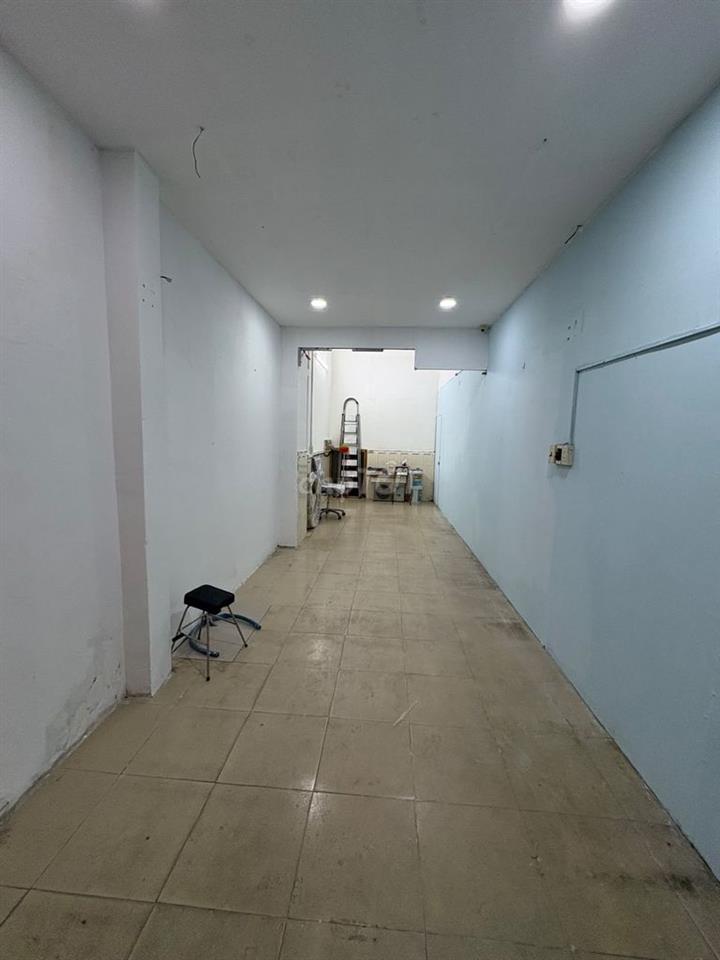 Cho thuê mặt tiền kinh doanh tại 160 Lũy Bán Bích