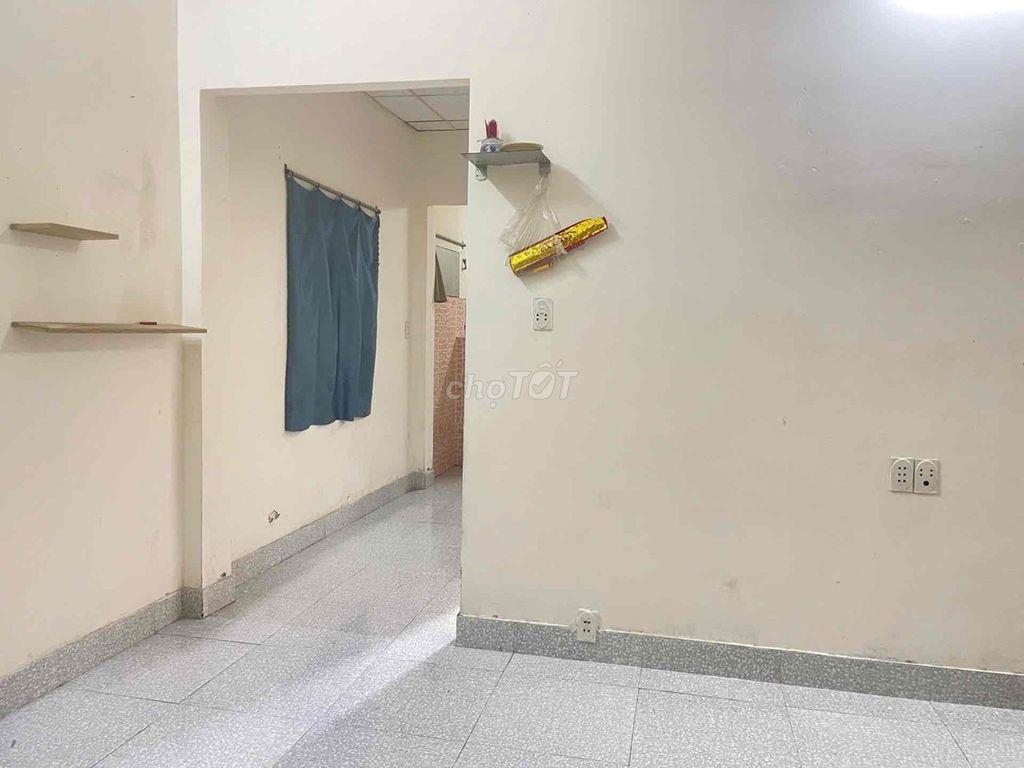 Bán Gấp : 2 Mặt tiền , 2.5T Lý Thường Kiệt .Dĩ an . sổ riêng Hẻm Oto