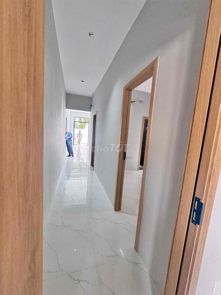 4,4ty Nhà c4 82m2 mới Lê văn Việt