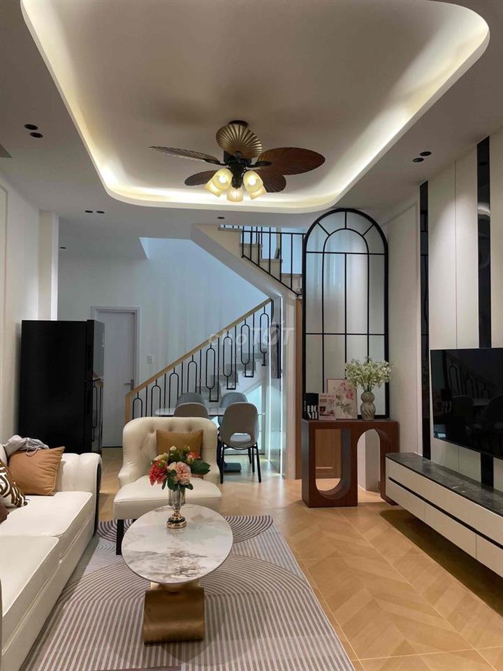 NHÀ MẶT TIỀN MỚI TINH CHÍNH CHỦ