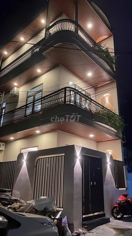 NHÀ MẶT TIỀN MỚI TINH CHÍNH CHỦ