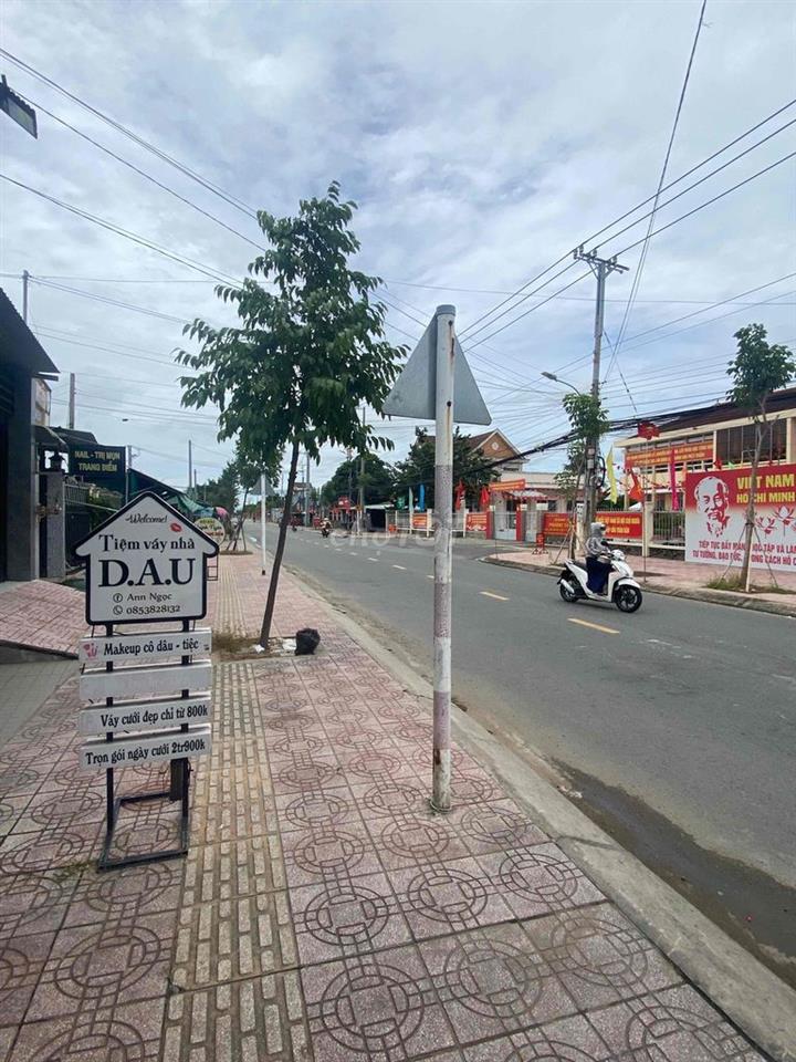 Cần bán đất full thổ cư 559m2 (Mặt tiền)