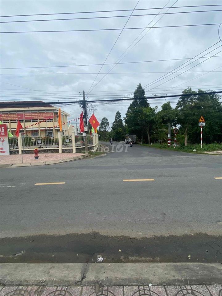 Cần bán đất full thổ cư 559m2 (Mặt tiền)