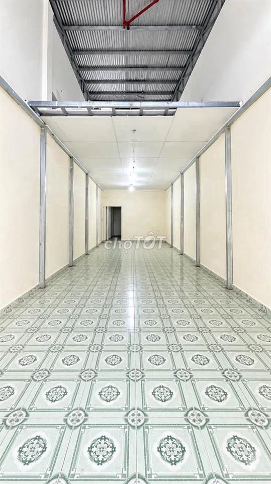 Bán nhà giáp Đầm Sen 80m2 ngang 4.5m đường 10m có lề