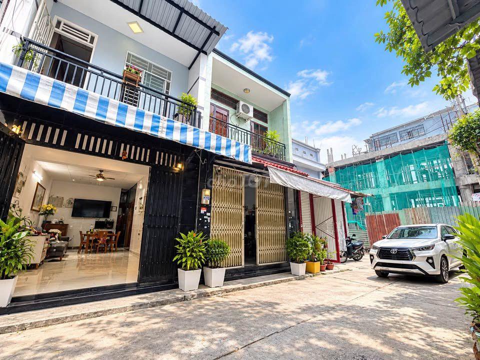 GIÁP AEON TÂN PHÚ  2 MẶT HXH – NHÀ 2 TẦNG 61M² CHỈ 5.4 TỶ THƯƠNG LƯỢNG