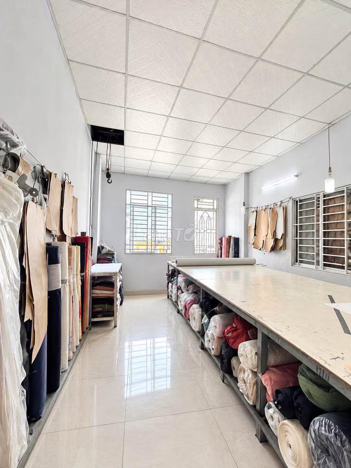 GIÁP AEON TÂN PHÚ  2 MẶT HXH – NHÀ 2 TẦNG 61M² CHỈ 5.4 TỶ THƯƠNG LƯỢNG