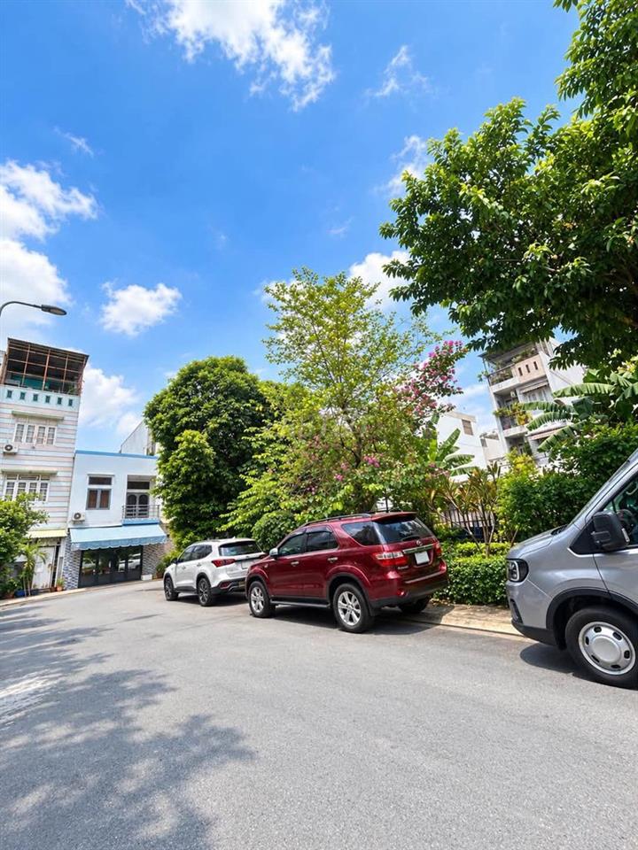 SIÊU PHẨM TÂN SƠN NHÌ – 114M² – NGANG 5.2M – 4 TẦNG – VIEW CÔNG VIÊN