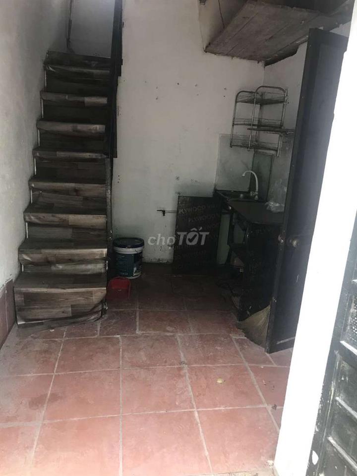cho thuê nhà ở 2 tầng , thoáng mát , an ninh tốt