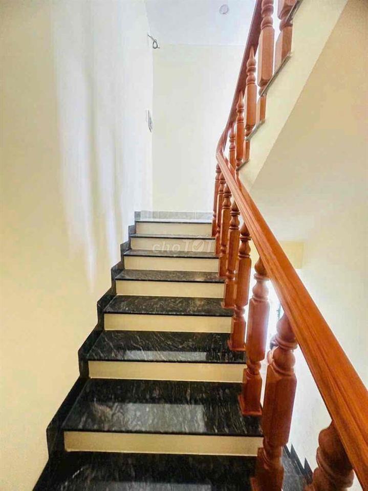 bán nhà đường LÊ HỒNG PHONG GIÁ 6ty3 lh ***