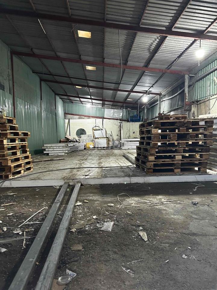 Mặt tiền sông Vàm Thuật, 140m2, làm vp, kho xưởng, quán ăn