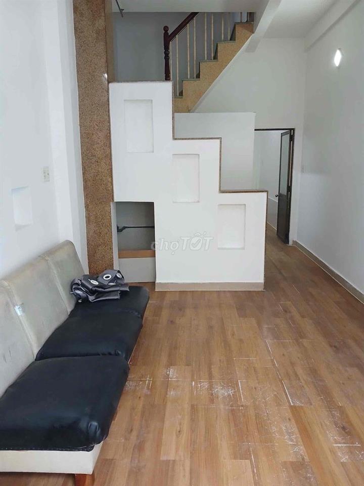 Nhà 3 tầng, 4 phòng ngũ, 3 toilet Phạm Ngũ Lão, GV