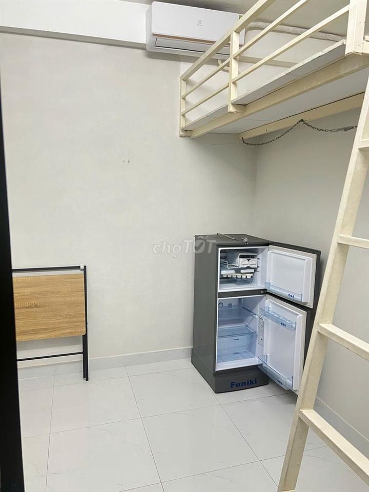 Phòng 1 người 15m2 Thành Thái nội thất cơ bản, giờ giấc tự do