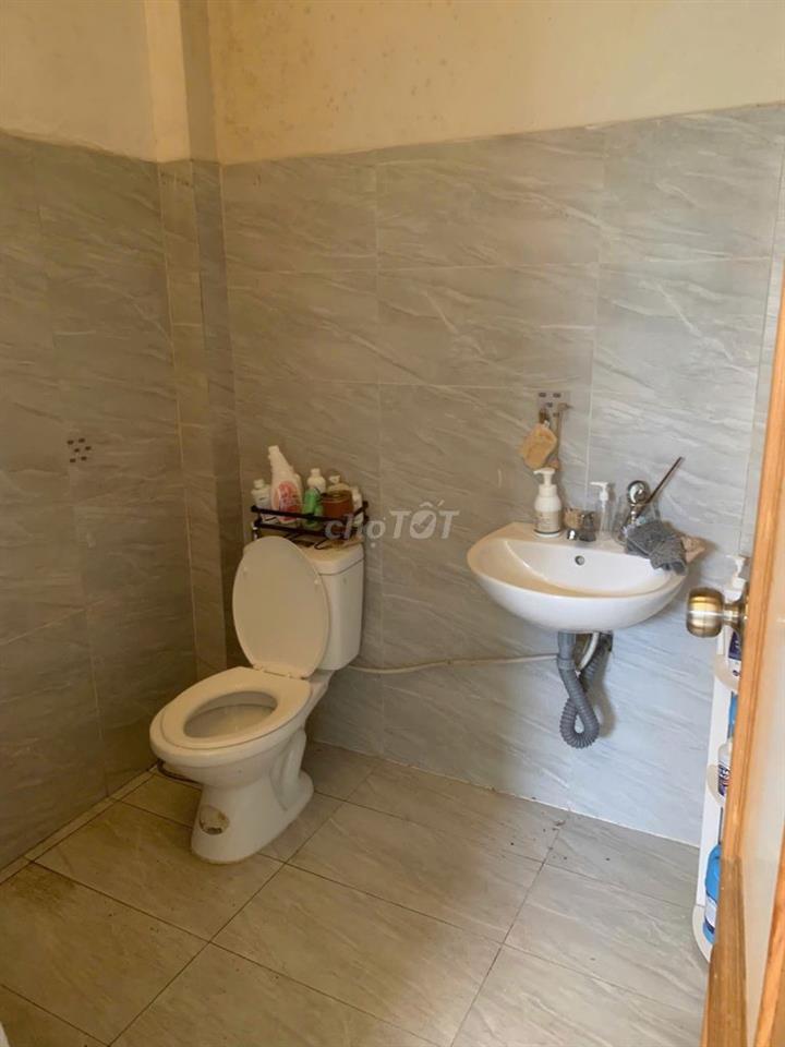 Cho thuê mặt bằng kinh doanh rộng hơn 100m