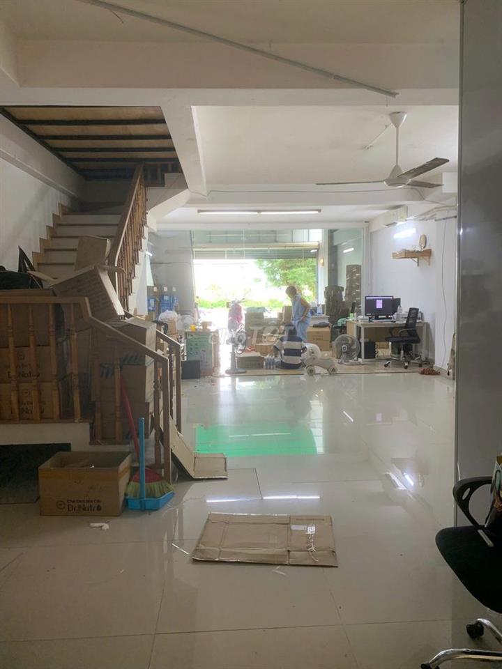 Cho thuê mặt bằng kinh doanh rộng hơn 100m