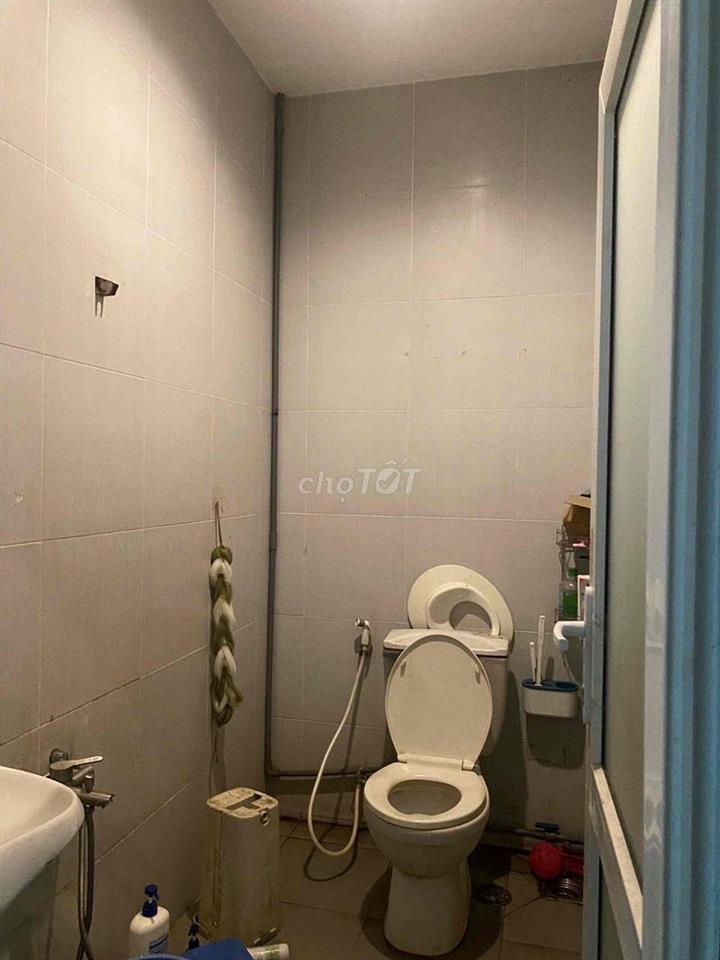 Lầu 1 phòng siêu rộng thoáng mặt tiền trung tâm quận 2