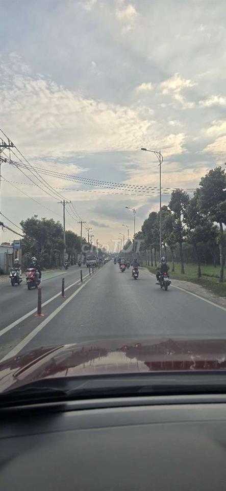 Bán căn nhà nhỏ măt tiền đường