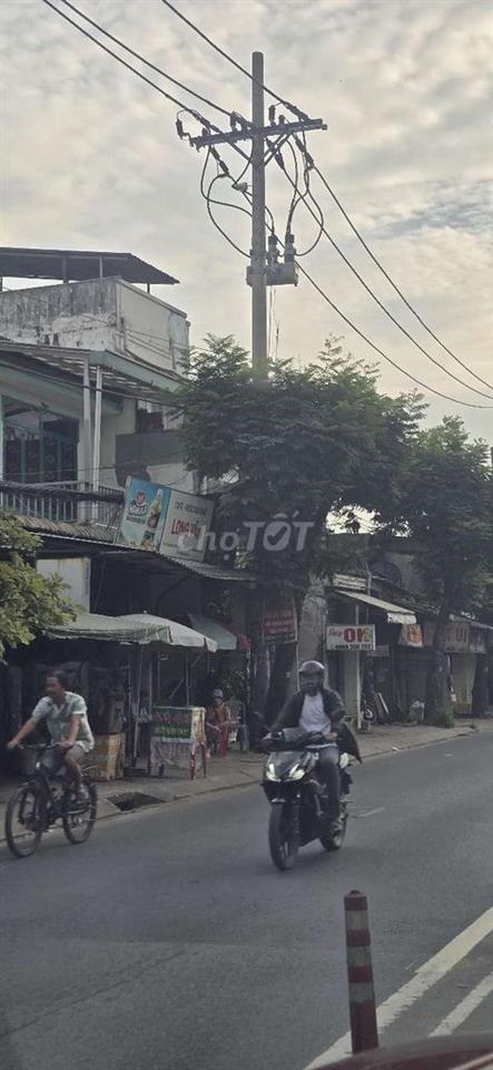 Bán căn nhà nhỏ măt tiền đường