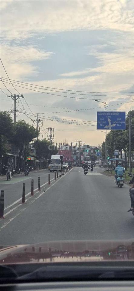 Bán căn nhà nhỏ măt tiền đường